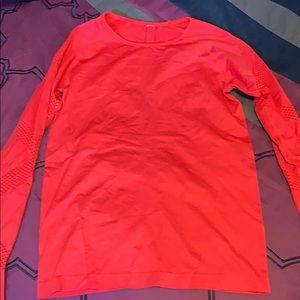 Fabletics shirt
